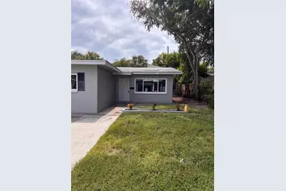 137 38th Avenue SE, Saint Petersburg, FL 33705 - Photo 1