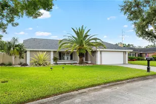 8787 Glen Lakes Blvd N, Saint Petersburg, FL 33702 - Photo 1