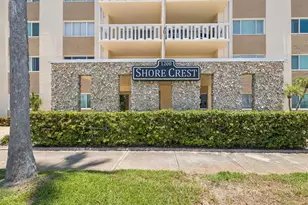 1200 N Shore Dr NE, Saint Petersburg, FL 33701 - Photo 1