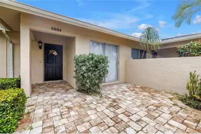 6884 W Country Club Lane, Sarasota, FL 34243 - Photo 1