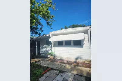 5320 W Pine Street N, Saint Petersburg, FL 33709 - Photo 1