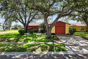 907 Old Field Dr, Brandon, FL 33511 - Photo 1