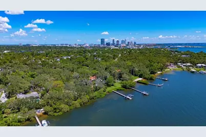 2660 Driftwood Road S, Saint Petersburg, FL 33705 - Photo 1