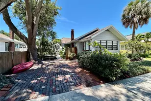1224 13th St N, Saint Petersburg, FL 33705 - Photo 1