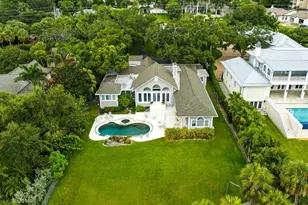 228 Bluff View Dr, Belleair Bluffs, FL 33770 - Photo 1