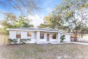 1711 42nd St S, Saint Petersburg, FL 33711 - Photo 1