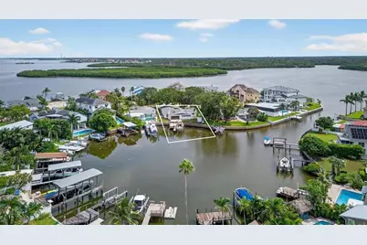 120 Carlyle Circle, Palm Harbor, FL 34683 - Photo 1