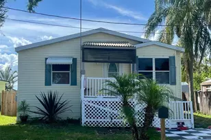 1322 Liveoak Pkwy, Tarpon Springs, FL 34689 - Photo 1