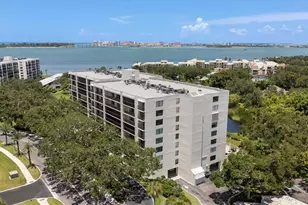 220 Belleview Blvd, Belleair, FL 33756 - Photo 1