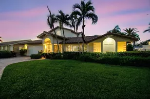 2085 Massachusetts Ave NE, Saint Petersburg, FL 33703 - Photo 1