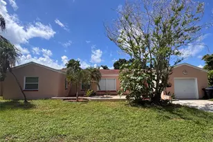 202 63rd Ave S, Saint Petersburg, FL 33705 - Photo 1