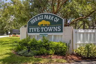 8198 Terrace Garden Dr N, Saint Petersburg, FL 33709 - Photo 1