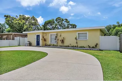 6366 38th Avenue N, Saint Petersburg, FL 33710 - Photo 1