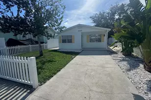 3042 Highland St N, Saint Petersburg, FL 33704 - Photo 1