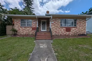 208 12th Ave N, Saint Petersburg, FL 33701 - Photo 1