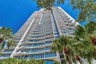 175 1st St S, Saint Petersburg, FL 33701 - Photo 1