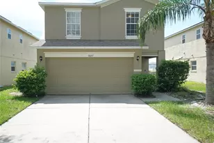 7827 Carriage Pointe Dr, Gibsonton, FL 33534 - Photo 1