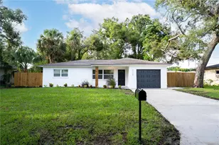 9728 53rd Ave N, Saint Petersburg, FL 33708 - Photo 1