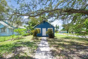 4690 15th Ave S, Saint Petersburg, FL 33711 - Photo 1