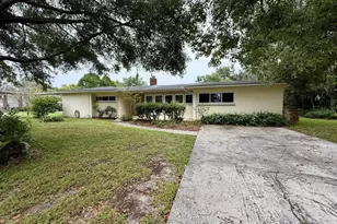 513 Carolyne St, Temple Terrace, FL 33617 - Photo 1