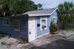 2609 4th St S, Saint Petersburg, FL 33705 - Photo 1