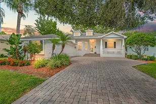 2820 Swan Cir, Dunedin, FL 34698 - Photo 1