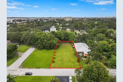 2625 57th Street S, Gulfport, FL 33707 - Photo 1