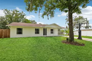 2307 N Warnell Loop, Plant City, FL 33563 - Photo 1