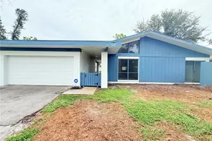 1210 Alcazar Way S, Saint Petersburg, FL 33705 - Photo 1