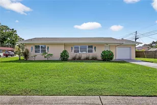 1424 York St S, Gulfport, FL 33707 - Photo 1