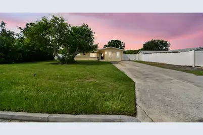 2580 Granada Circle W, Saint Petersburg, FL 33712 - Photo 1