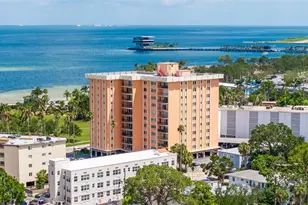 1120 N Shore Dr NE, Saint Petersburg, FL 33701 - Photo 1