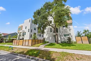 320 15th St N, Saint Petersburg, FL 33705 - Photo 1