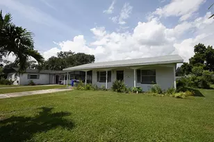 619 Young Pl, Lakeland, FL 33803 - Photo 1