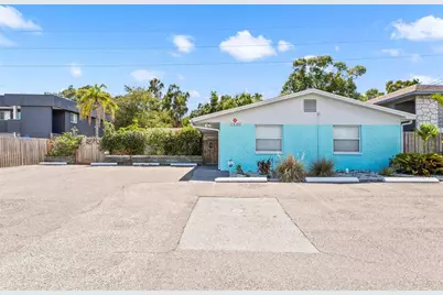 1230 70th Street N #4, Saint Petersburg, FL 33710 - Photo 1