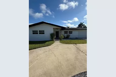 897 45th Avenue NE, Saint Petersburg, FL 33703 - Photo 1