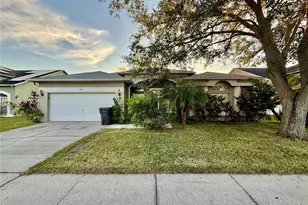 807 Frankford Dr, Brandon, FL 33511 - Photo 1