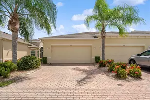 802 Chipper Dr, Sun City Center, FL 33573 - Photo 1