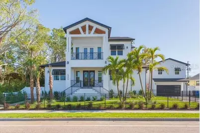 526 39th Avenue S, Saint Petersburg, FL 33705 - Photo 1