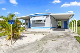 680 52nd Way S, Saint Petersburg, FL 33707 - Photo 1