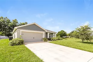 944 First Dr, Eagle Lake, FL 33839 - Photo 1
