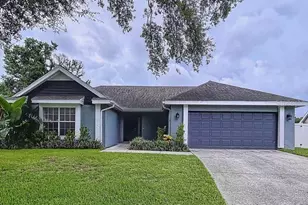 2049 Darlington Oak Dr, Seffner, FL 33584 - Photo 1