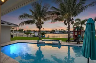 4748 Overlook Dr NE, Saint Petersburg, FL 33703 - Photo 1