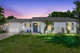 1219 70th Dr E, Sarasota, FL 34243 - Photo 1