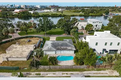 2205 N Riverside Drive, Tampa, FL 33602 - Photo 1
