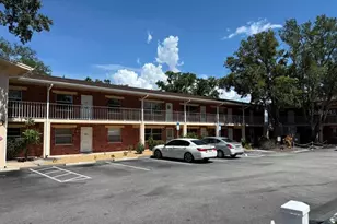 3301 58th Ave S, Saint Petersburg, FL 33712 - Photo 1