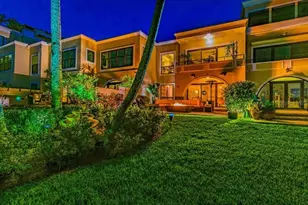 2813 W Hawthorne Rd, Tampa, FL 33611 - Photo 1