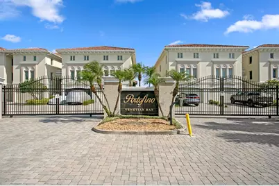 1040 Paseo Del Rio NE, Saint Petersburg, FL 33702 - Photo 1