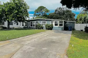 6710 Kingswood Dr N, Saint Petersburg, FL 33702 - Photo 1