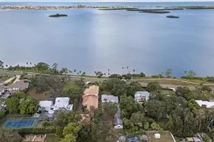 215 Edgewater Dr, Dunedin, FL 34698 - Photo 1